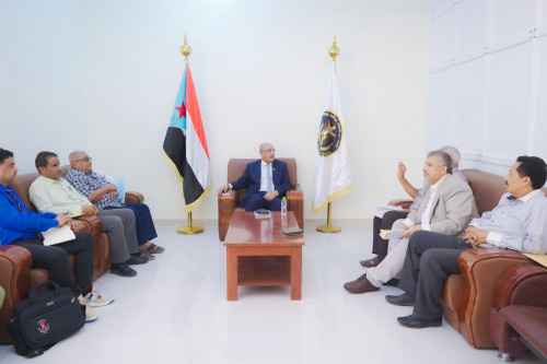 الكثيري يؤكد على أهمية التنسيق بين الهيئة الطبية العُليا ودائرة الخدمات الطبية العسكرية&nbsp;