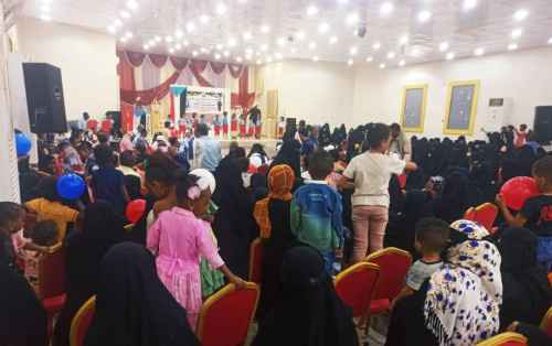 انتقالي أبين تنظم حفلاً فنياً وتكريميا لرياض الأطفال بخنفر