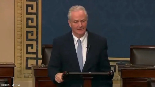 سيناتور أميركي: إسرائيل ترتكب جرائم حرب في غزة