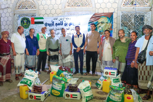 انتقالي العاصمة عدن يدشن توزيع السلال الغذائية على أسر الشهداء في عموم مديريات العاصمة