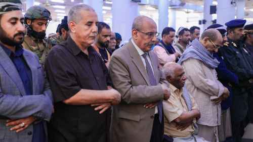 الكثيري يتقدم جموع مشيّعي نجل محافظ محافظة لحج