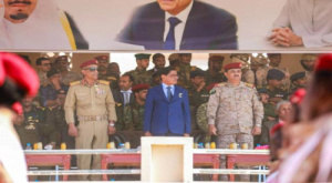 اللواء البحسني يشهد عرضًا عسكريًا بمناسبة الاحتفال بالذكرى الثامنة لتحرير ساحل حضرموت
