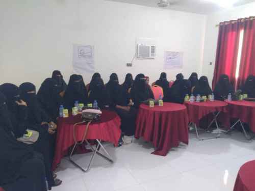 تنفيذية انتقالي الديس الشرقية تنظم ندوة سياسية للناشطات بالمديرية 