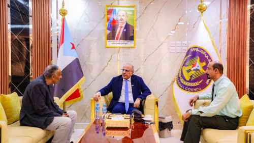 الكثيري يشيد بدور المعهد الوطني للعلوم الإدارية في تخريج الكوادر المدربة