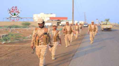 قوات العمالقة الجنوبية تنفذ تمرين المسير العسكري