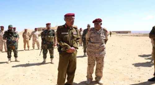 قائد المنطقة العسكرية الثانية يزور لواء حضرموت ويشيد بجاهزية الأفراد والمعدات