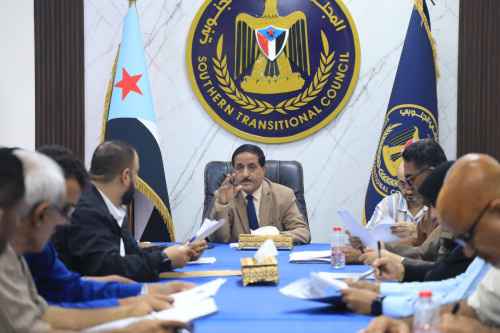 الرئيس الزُبيدي يهنئ الشيخ محمد بن زايد والشعب الإماراتي بعيد الاتحاد الـ53 ويوم الشهيد