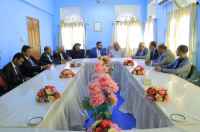 فريق التوعية السياسية بالانتقالي يلتقي مدير عام مكتب وزارة التربية والتعليم بوادي وصحراء حضرموت