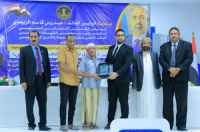 فريق التواصل وتعزيز الوعي السياسي يكرم أسر الشهداء في وادي وصحراء حضرموت