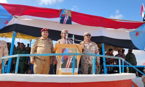 محافظ سقطرى يدشن العام التدريبي الجديد باللواء الأول مشاه بحري ويشيد بجاهزيته القتالية