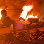 الشيخ المتحوث ياسر العزيبي يثير الفوضى في صبر بلحج ويعطل حركة السير