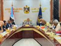 مجلس المستشارين يحمل الحكومة مسؤولية تدهور الخدمات ويدعو لتمكين الكوادر الجنوبية في المؤسسات الاقتصادية