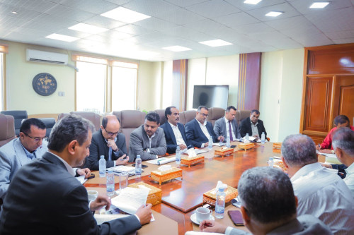 برئاسة لملس.. لجنة الموازنة والخطة في العاصمة عدن تُقرُّ البرنامج الاستثماري للعام 2025 بـ 23 مليار ريال   