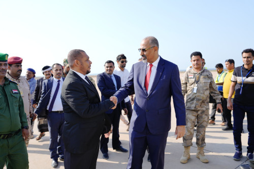 الرئيس الزُبيدي يختتم زياراته لمحافظات الجنوب ويعود إلى العاصمة عدن