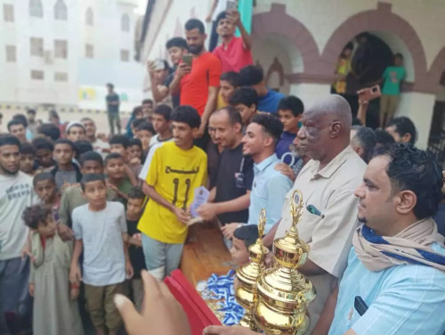 برعاية انتقالي العاصمة عدن.. اختتام دوري البنجسار الرمضاني لكرة القدم بالتواهي