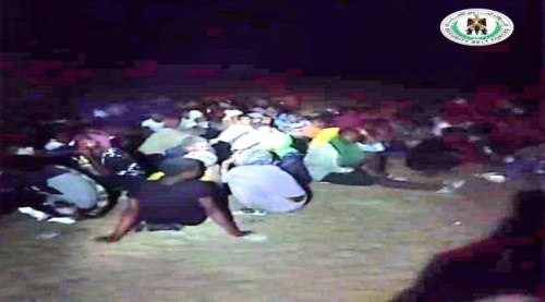 قوات الحزام الأمني بالصبيحة تضبط 157 مهاجرًا أفريقيًا