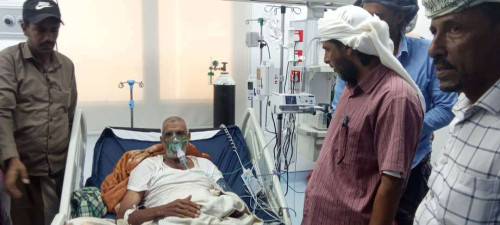 انتقالي سقطرى يطمئن على الحالة الصحية للشخصية الاجتماعية محمد طاهر