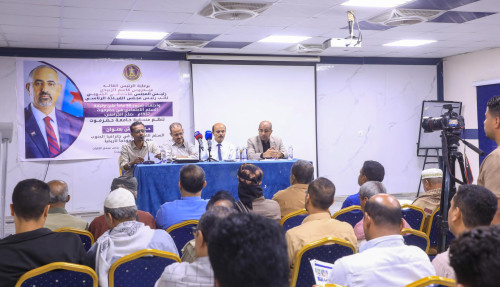 منسقية الانتقالي بجامعة حضرموت تنظم حلقة نقاشية بعنوان "السلم الاجتماعي في جغرافيا الجنوب"