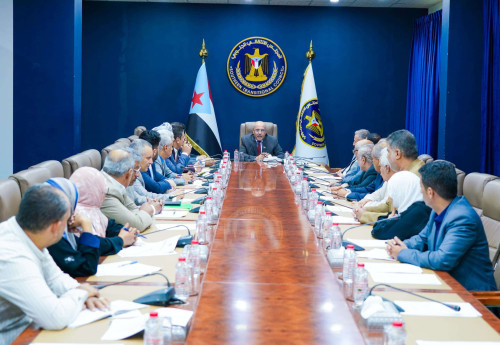 رئاسة الانتقالي تشيد بتضحيات النخبة الحضرمية وتدعو أبناء المحافظة للمشاركة الفاعلة في فعالية "حضرموت أولاً" بالمكلا