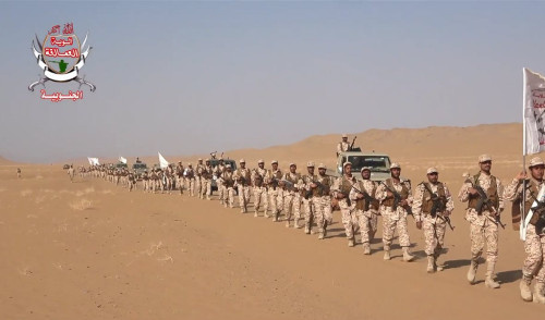 قوات العمالقة الجنوبية تنفذ مسيرًا عسكريًا لتعزيز الجاهزية القتالية