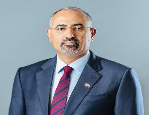 الرئيس الزُبيدي يُعزّي في وفاة الأستاذ المناضل صالح يحيى المشوري