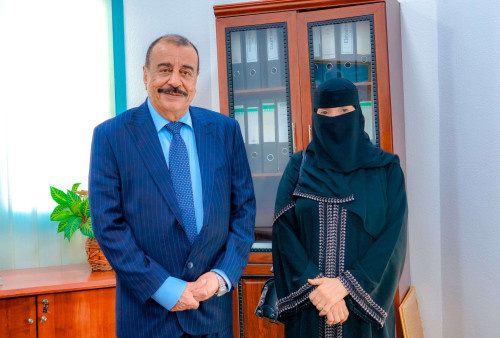 اللواء بن بريك يلتقي المناضلة زهرة عبد