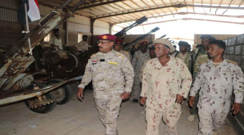 قيادة اللواء الأول مشاة بحري سقطرى تنفذ زيارة تفقدية إلى كتيبتي الدفاع الجوي