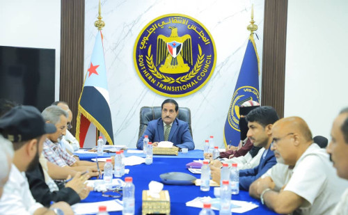 الأمانة العامة بالانتقالي تناقش تقرير المشهد الاقتصادي والخدمي في الجنوب