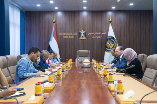 الهيئة الاقتصادية بالانتقالي تبحث مع كبير المستشارين الاقتصاديين للمبعوث الأممي تداعيات الانهيار الاقتصادي وسبل المعالجة