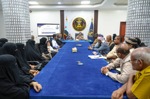 الأمانة العامة تكرم المعلمين المتميزين والطلاب المبتكرين في محافظة لحج