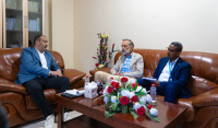 الشرفي يبحث مع منسق الأمم المتحدة سبل تعزيز التعاون الإنساني والتنموي وتسهيل عمل المنظمات الدولية في الجنوب