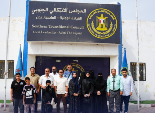 بتوجيهات الرئيس الزُبيدي .. انتقالي العاصمة عدن يُڪرِّم أوائل طلبة الثانوية العامة في العاصمة