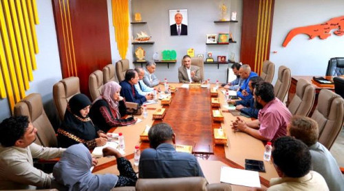 السلطة المحلية بالعاصمة عدن تقر رفع حافز المعلمين إلى 50 ألف ريال