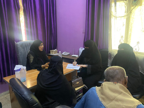 فريق من مجلس المستشارين يطّلع على طبيعة عمل مركز الطوارئ التوليدية وعدد من المراكز الصحية بأبين