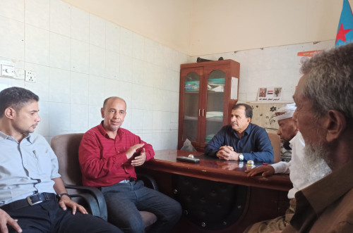 انتقالي أبين والسلطة المحلية بزنجبار يناقشان تنسيق العمل المشترك لحملة مراقبة الأسواق بالمديرية