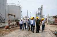 لقاء بين مصافي عدن وصندوق الطرق لتعزيز التعاون في توفير مادة الإسفلت محلياً 