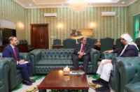 المحرّمي يناقش تحديات الطيران المدني ويؤكد دعمه للنهوض بالقطاع وتعزيز السلامة الجوية