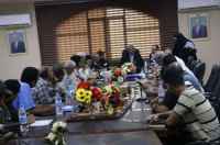 فريق التوجيه والرقابة الرئاسي يشارك في اجتماع السلطة المحلية لمناقشة تأثيرات السيول بمحافظة لحج