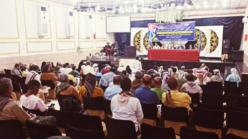 فريق التوجيه والرقابة الرئاسي يعقد لقاءً مشتركًا مع قائد المنطقة العسكرية الثانية ومدير أمن ساحل حضرموت