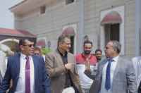 محافظ العاصمة عدن  يزور كلية طب الأسنان