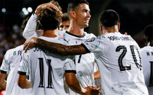رونالدو يقود البرتغال لاكتساح أرمينيا بخماسية في تصفيات كأس العالم
