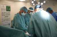 مركز الملك سلمان للإغاثة ينفذ المشروع الطبي التطوعي لجراحة العظام واستبدال المفاصل في محافظة عدن