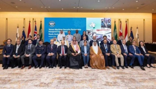 باب المندب والبحر الأحمر.. تهديدات الحوثي على طاولة 40 دولة