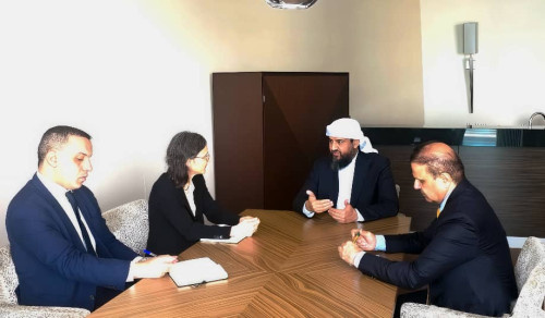 المحرّمي يلتقي السفيرة الفرنسية لبحث تعزيز العلاقات ومكافحة الإرهاب