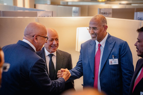 الرئيس الزُبيدي يلتقي ضمن وفد مجلس القيادة الرئاسي رئيس جمهورية العراق ووزير خارجية البحرين 