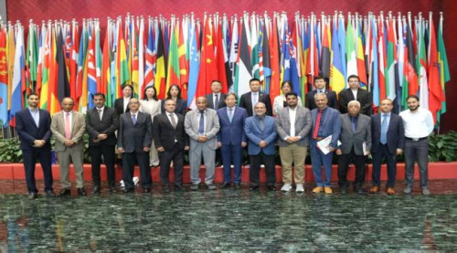 الوفد الأكاديمي يعزز التعاون العلمي مع مركز تعليم اللغة والتعاون في بكين