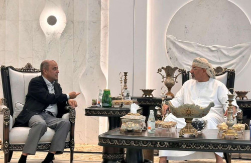 الرئيس الزُبيدي يلتقي رئيس الوزراء سالم بن بريك في أبوظبي