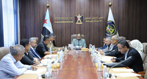 الأمانة العامة تحذر من تفاقم الأزمة الخدمية في العاصمة عدن وتدعو لحلول عاجلة للكهرباء والمرتبات