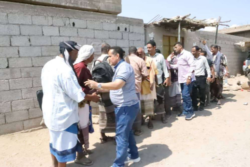 رئيس تنفيذية انتقالي لحج يؤدي واجب العزاء في استشهاد الجنديين مجدي أنور ورضوان فاضل