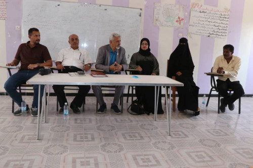 فريق التوجيه والرقابة الرئاسي يزور المعهد الزراعي في أبين